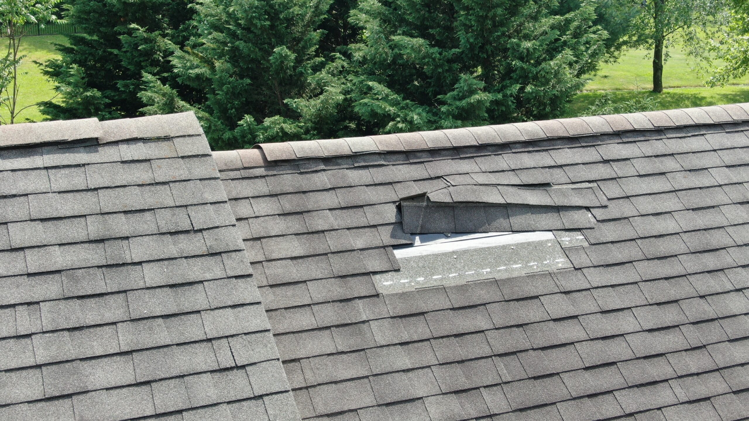 How to make an insurance claim for roof damage