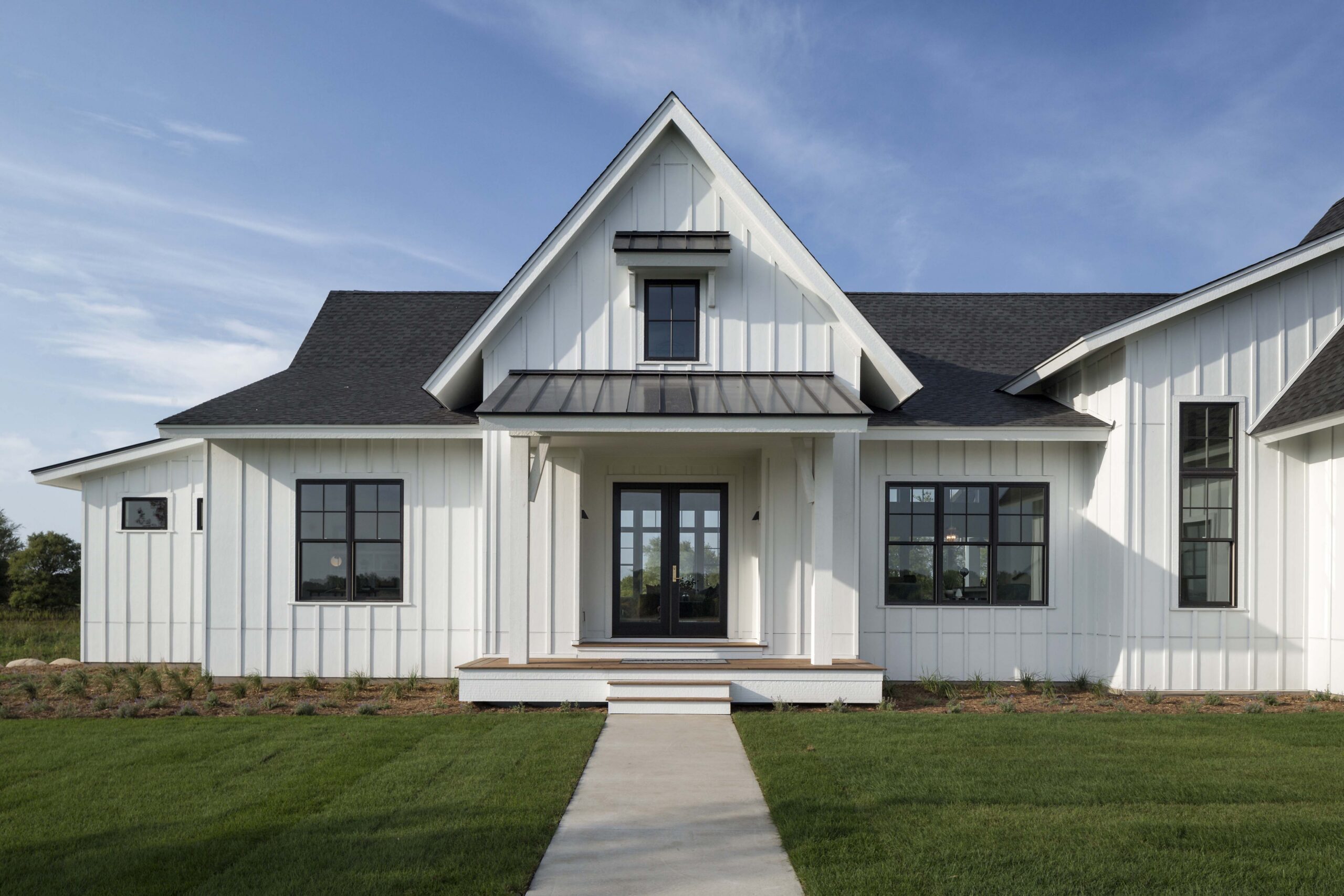 Is the White Farmhouse “Out” in Summer 2026? Modern Exterior Trends for Minnesota Homes
